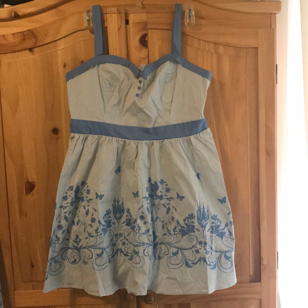 Hot Topic Cinderella dress